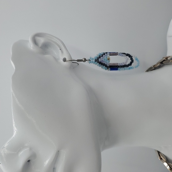 Seed Beaded Native Earrings Blue And White E1010 - Picture 3 of 4